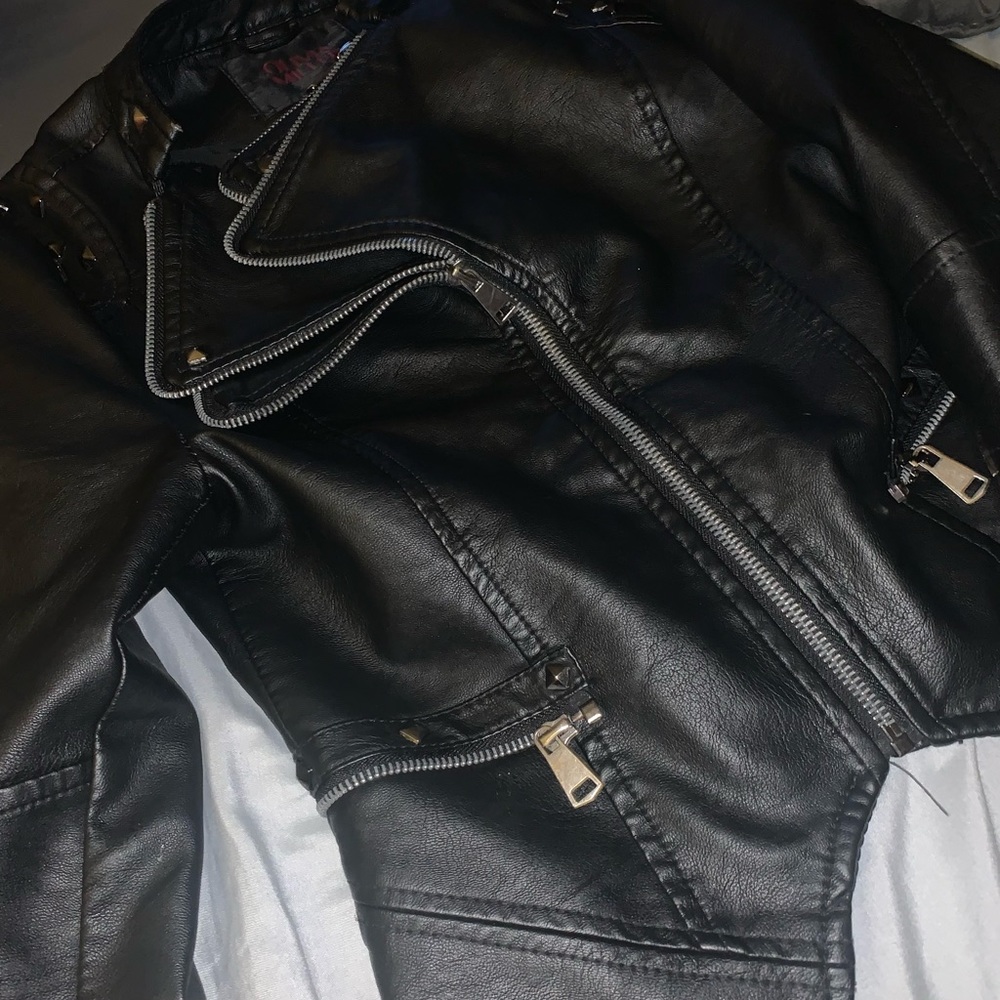 Female leather jacket - Picture 4 of 5